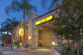  Super 8 by Wyndham North Hollywood  North Hollywood